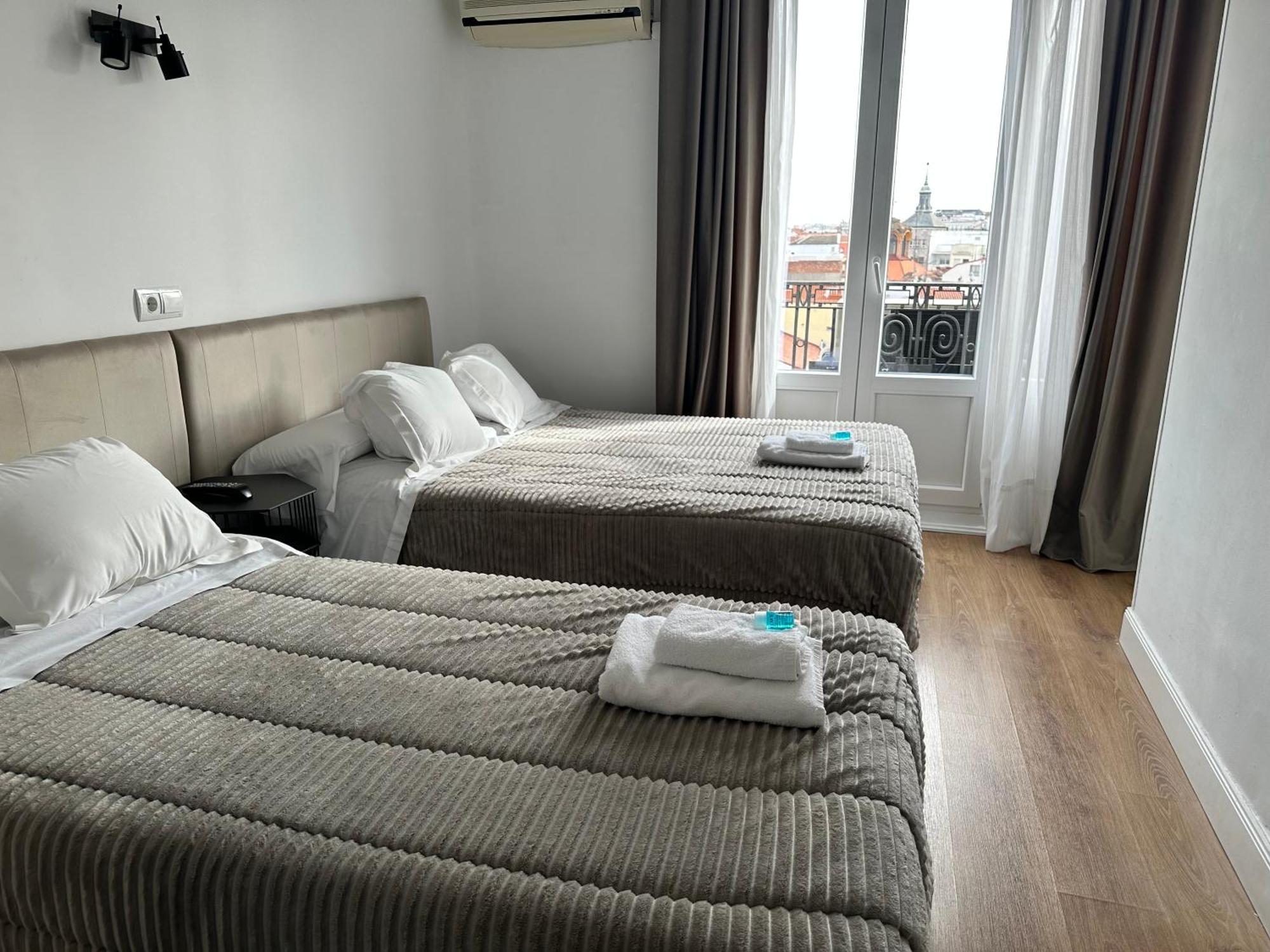 מדריד Hostal Besaya מראה חיצוני תמונה