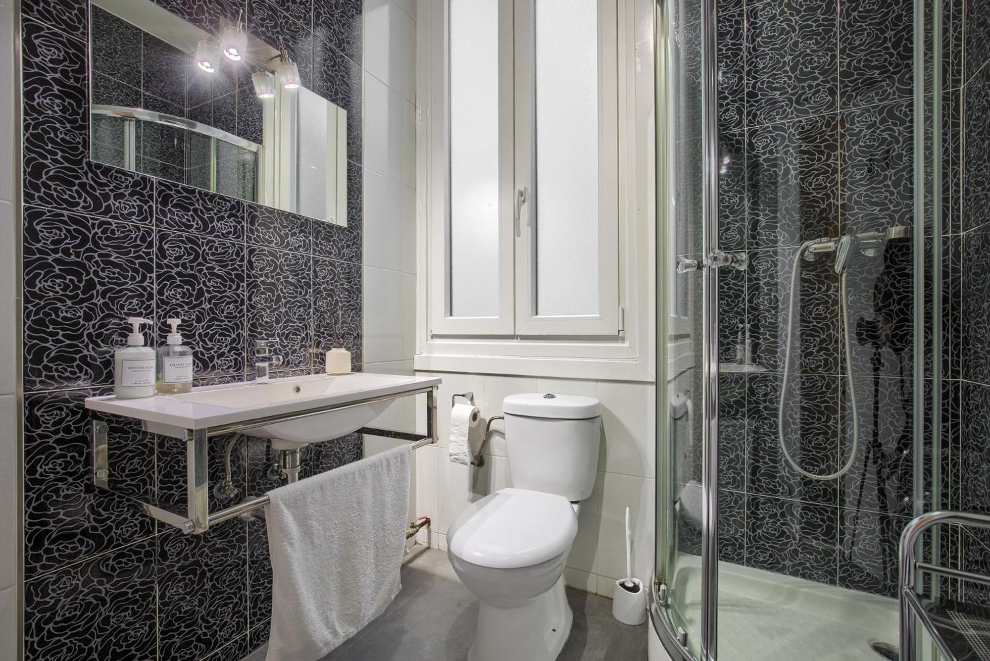 מדריד Hostal Besaya מראה חיצוני תמונה